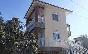 Polis΄ House